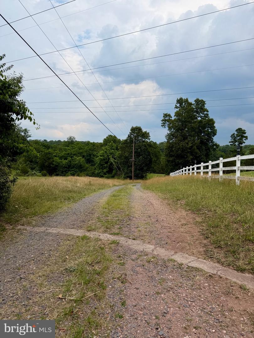 205 Fry Rd Property Photo 28