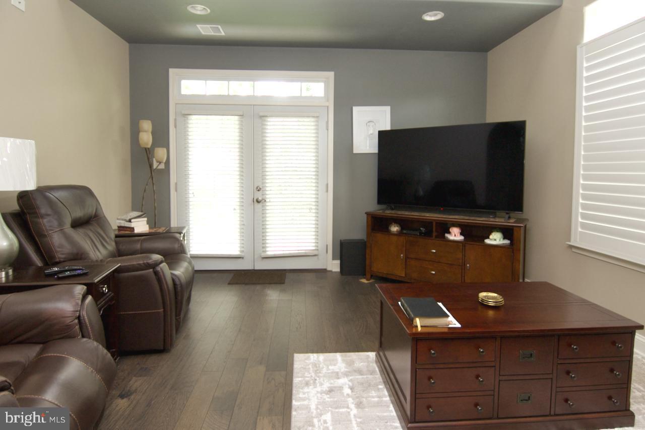 500 Harvest Dr Property Photo 5