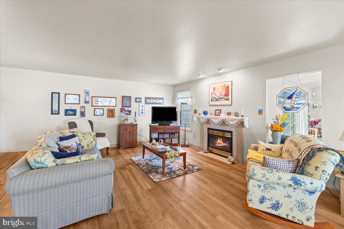 1032 Ithica Property Photo 6
