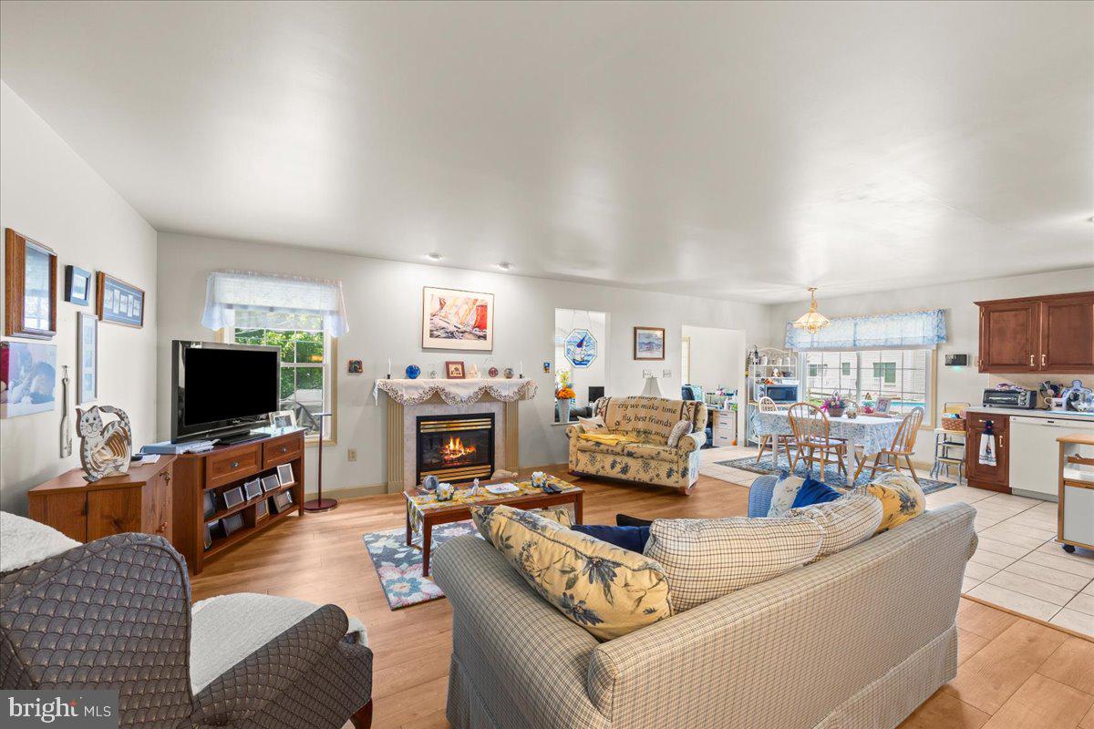 1032 Ithica Property Photo 7