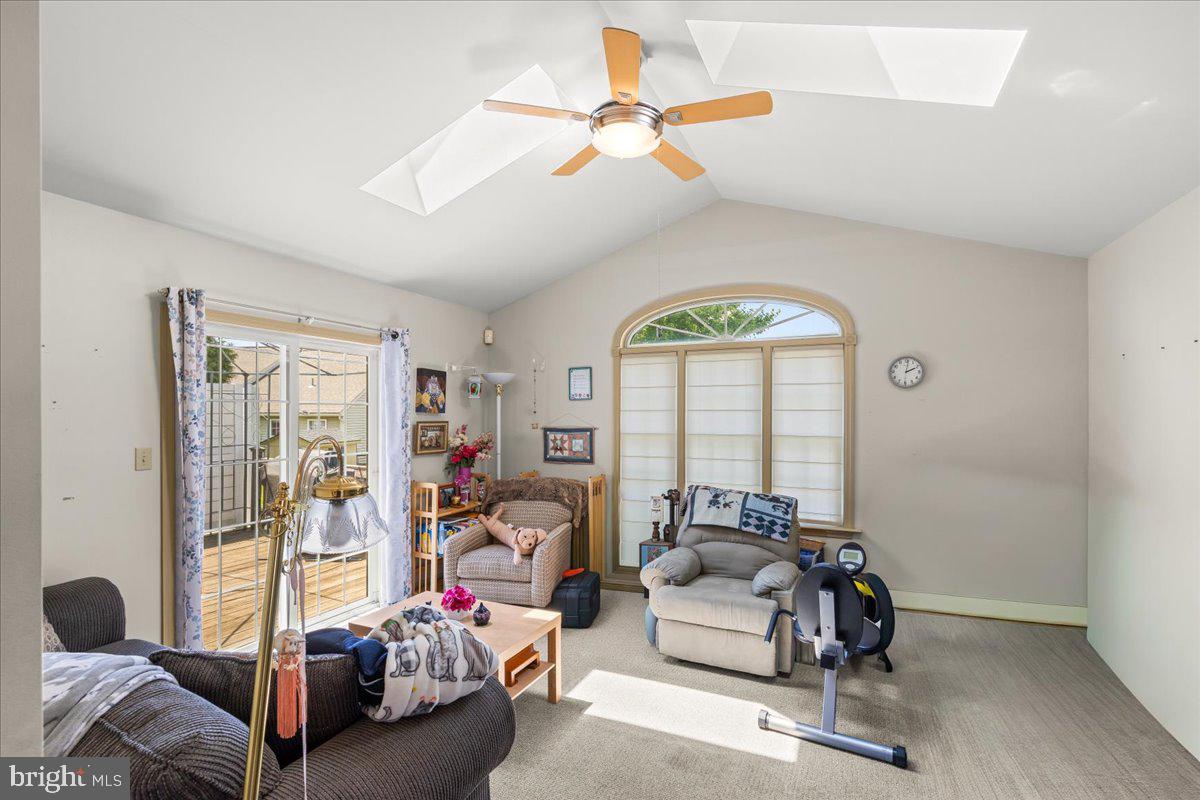 1032 Ithica Property Photo 10