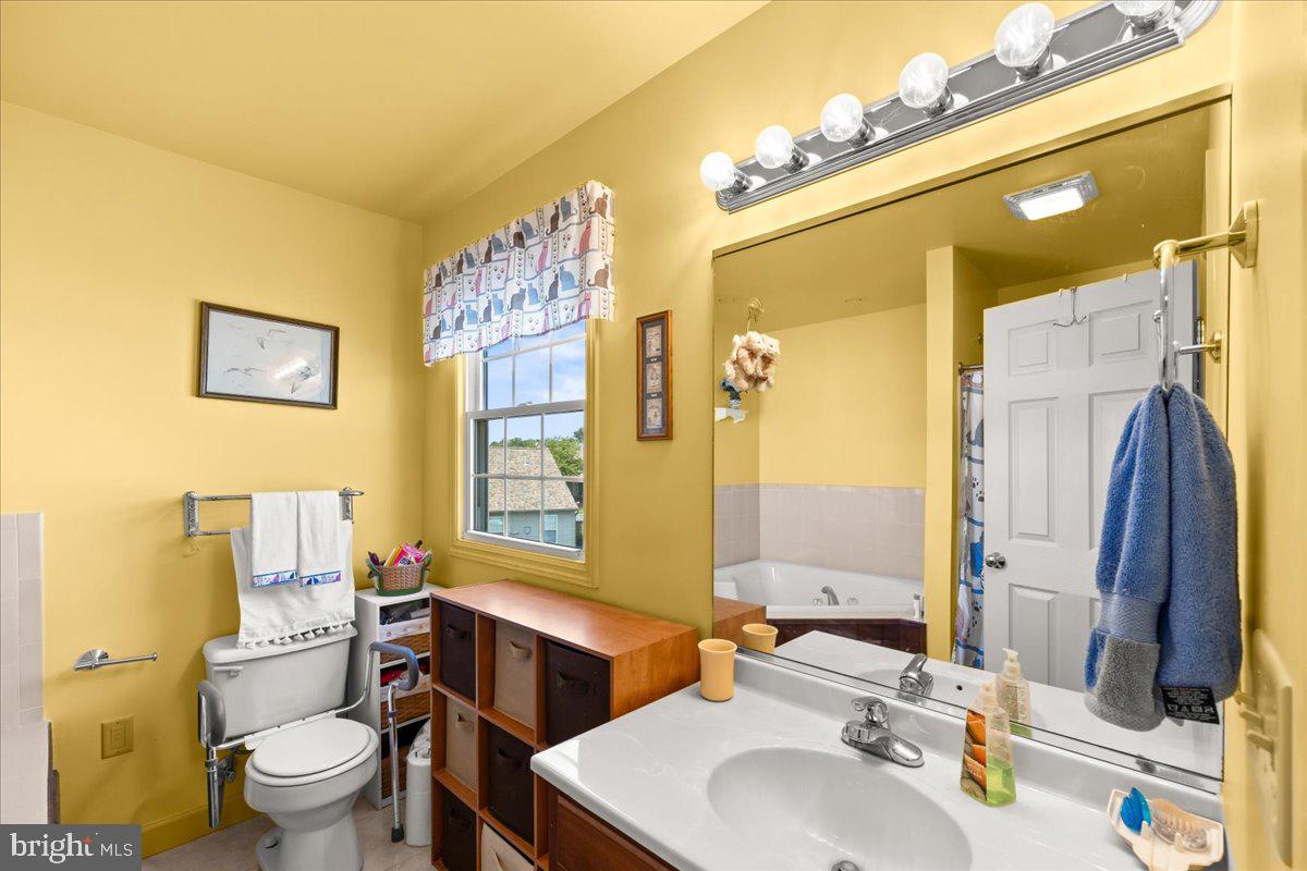 1032 Ithica Property Photo 15
