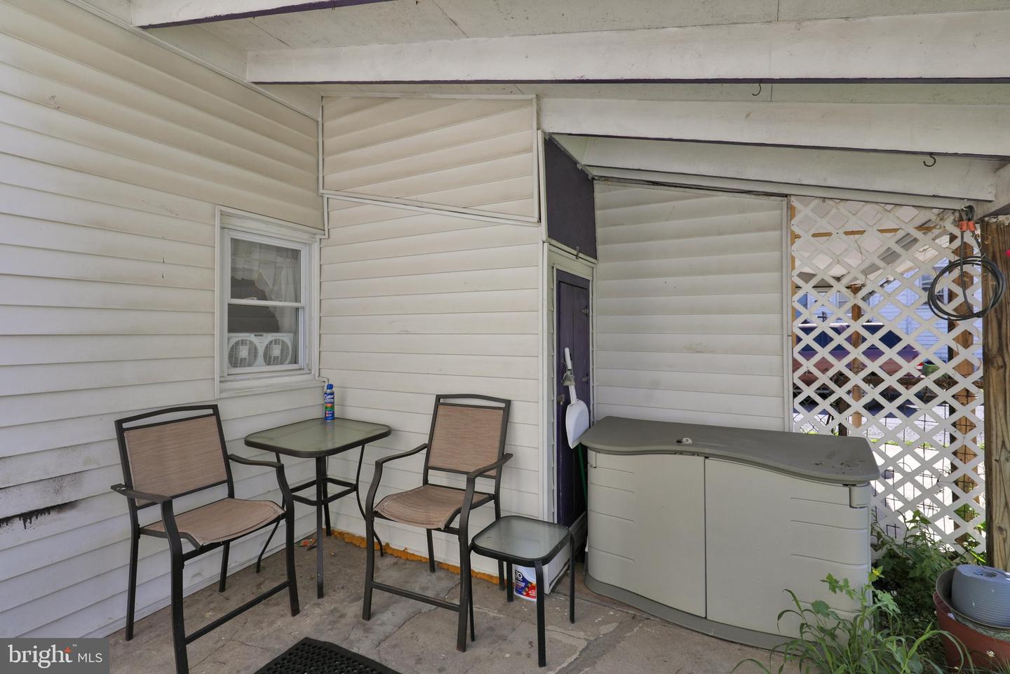1122 Buttonwood St Property Photo 18