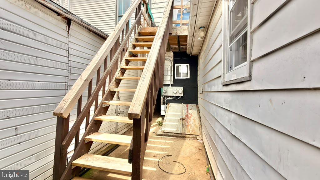 120 W Elm St Property Photo 11