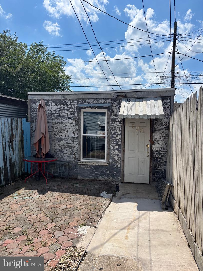 520 Moss St Property Photo 6