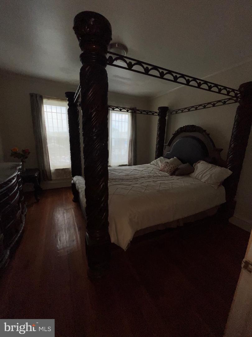 541 Spring St Property Photo 10