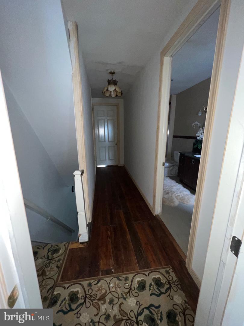 541 Spring St Property Photo 12
