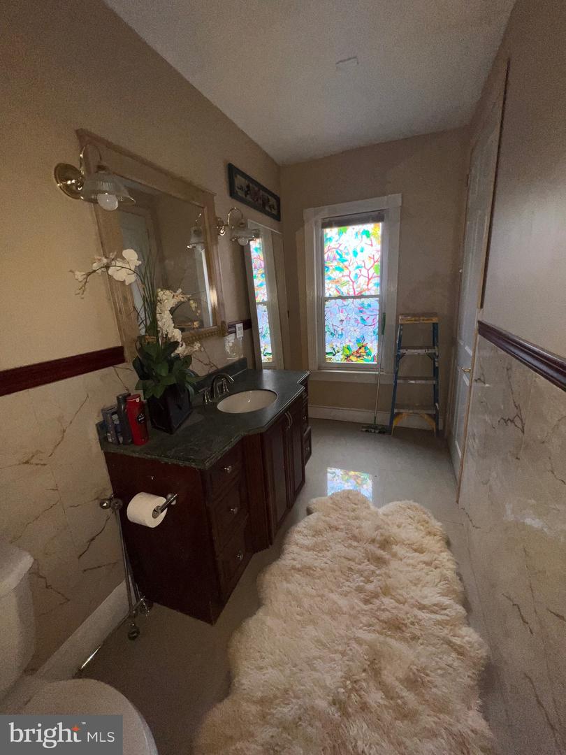 541 Spring St Property Photo 14