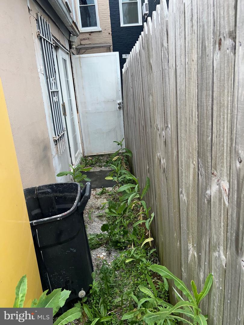 541 Spring St Property Photo 15