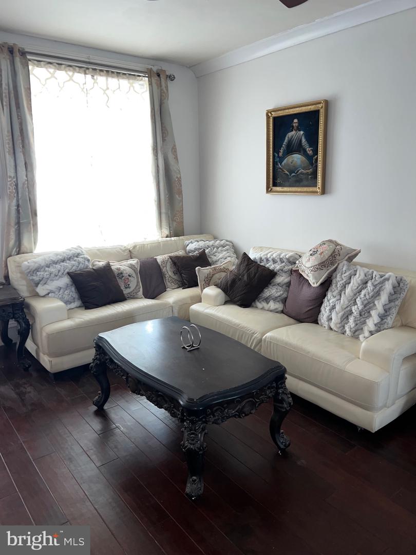 541 Spring St Property Photo 21