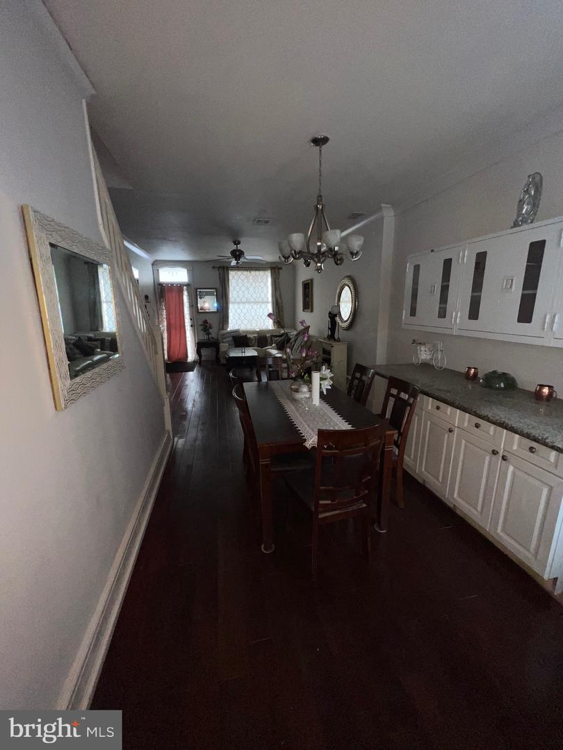 541 Spring St Property Photo 23