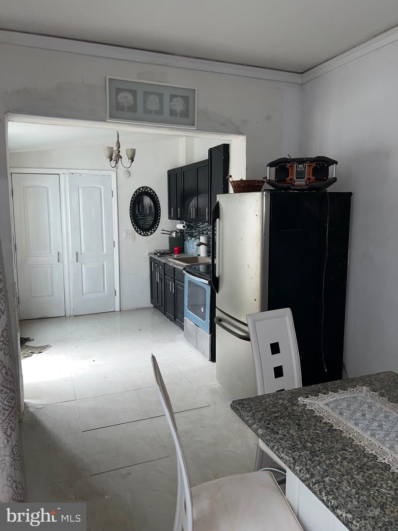 541 Spring St Property Photo 25