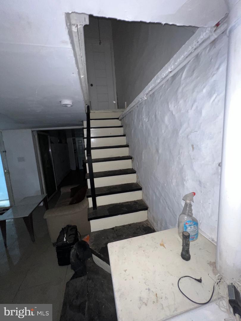 541 Spring St Property Photo 29