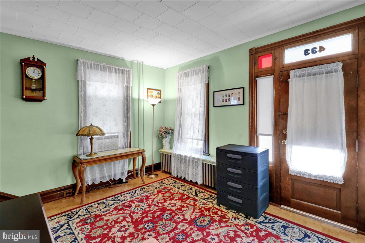 433 Eisenbrown St Property Photo 4