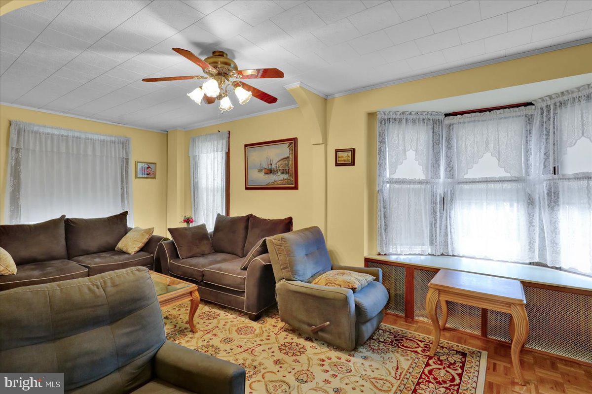 433 Eisenbrown St Property Photo 9