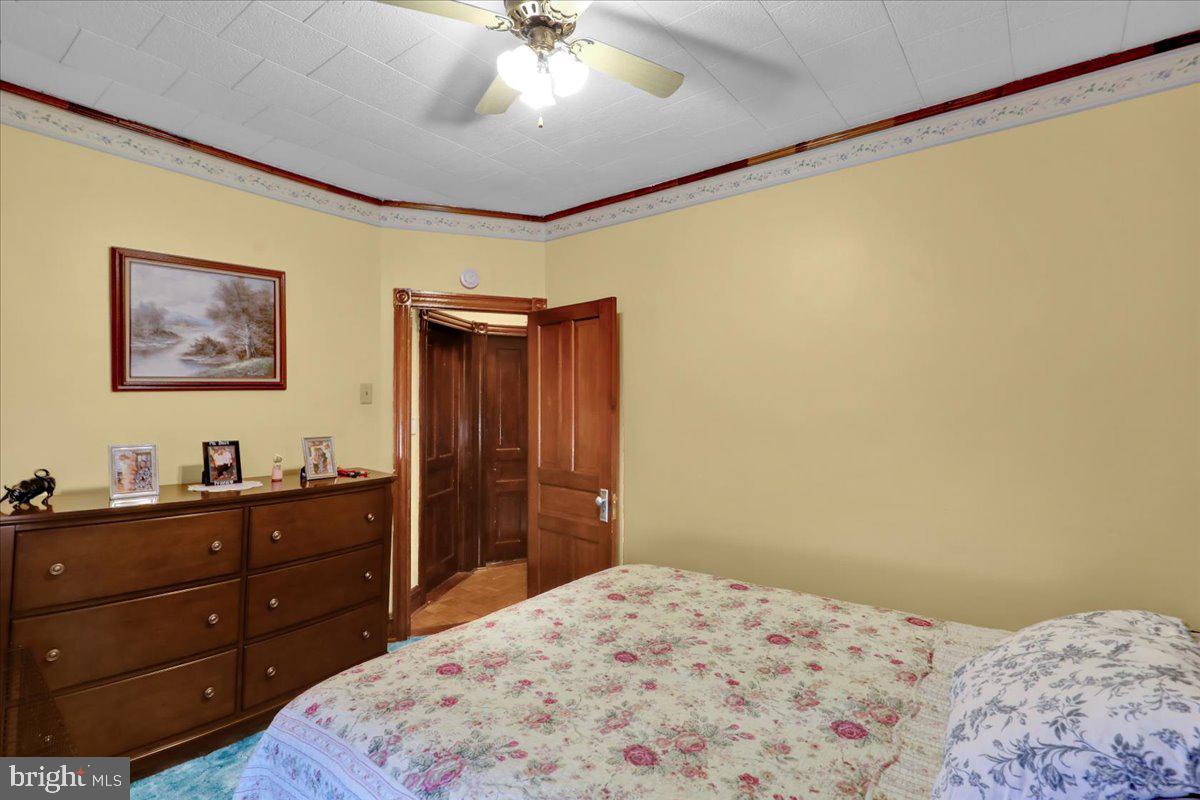 433 Eisenbrown St Property Photo 21