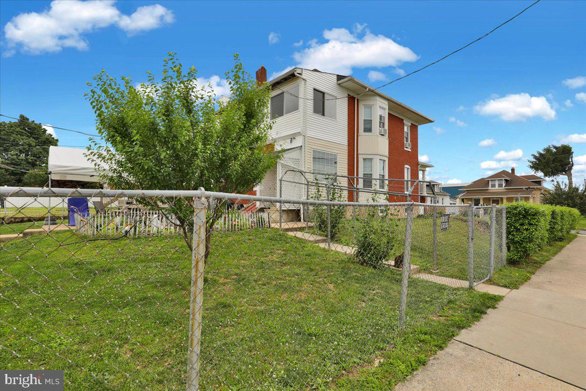 433 Eisenbrown St Property Photo 39