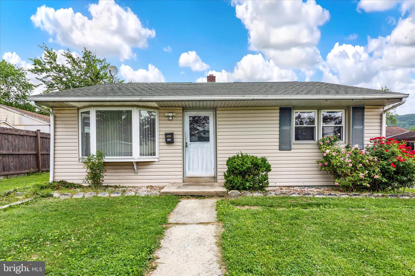 209 Montgomery Ave Property Photo 1
