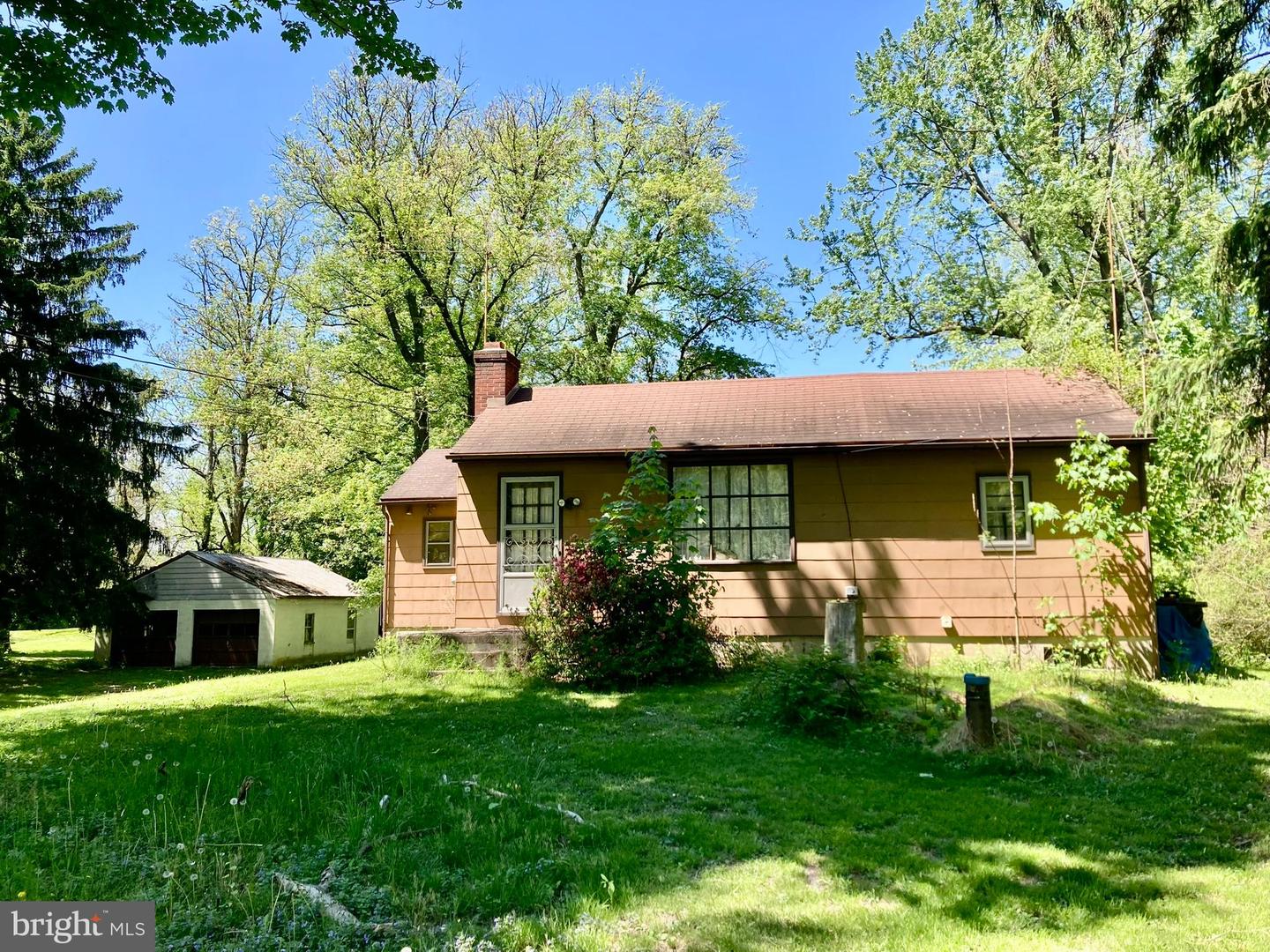 100 & 1111 PARK RD