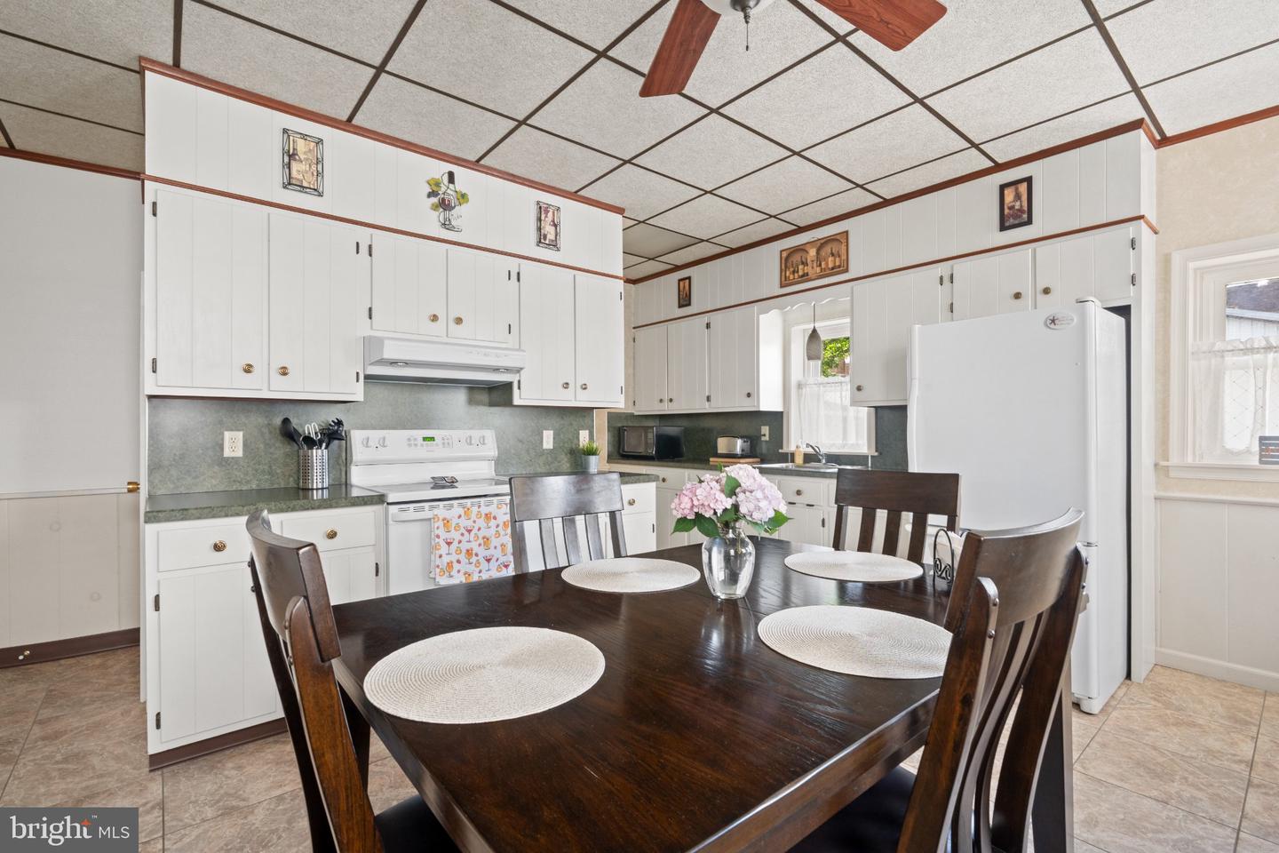 412 Rhoads Ave Property Photo 10