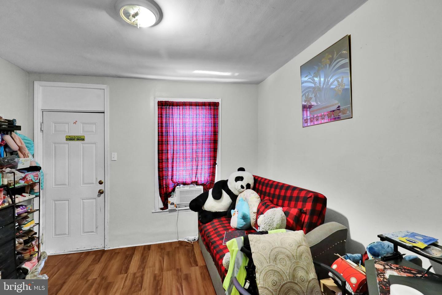 470 Spring Garden St Property Photo 5