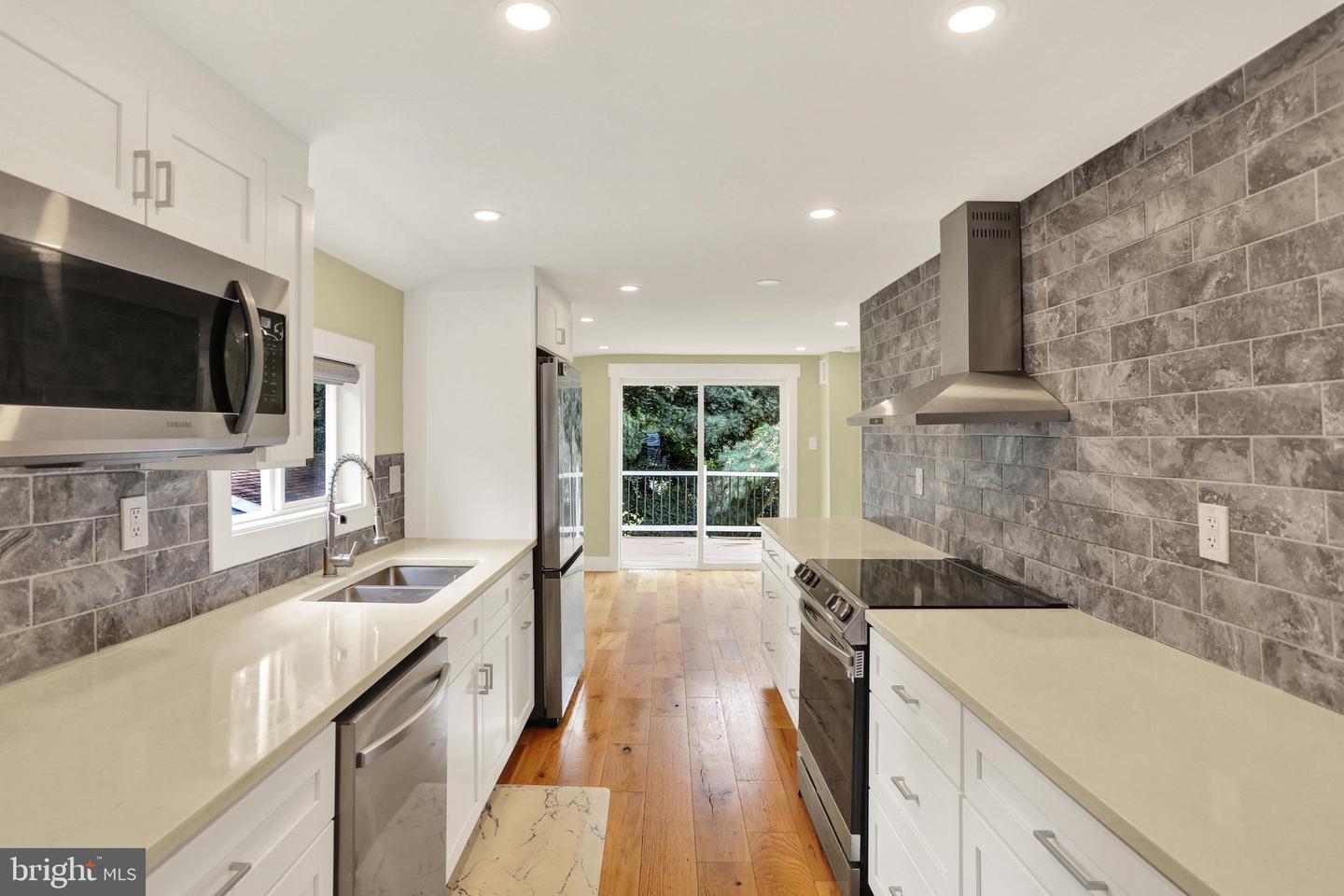 25 Alsace Ave Property Photo 2
