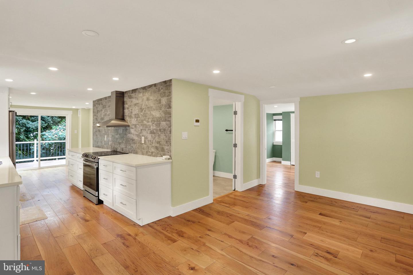 25 Alsace Ave Property Photo 3