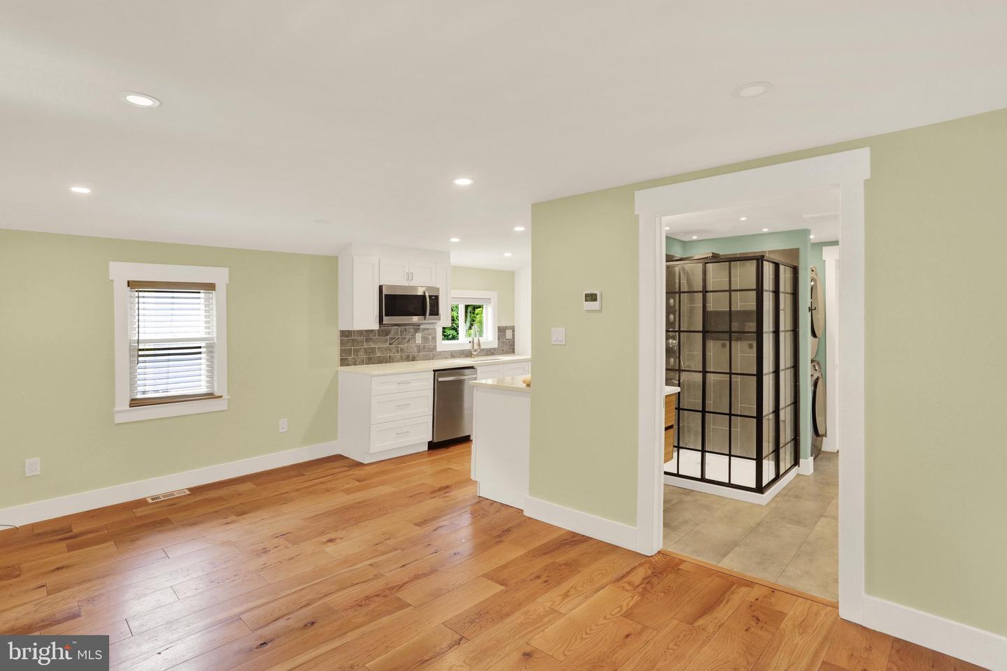 25 Alsace Ave Property Photo 9
