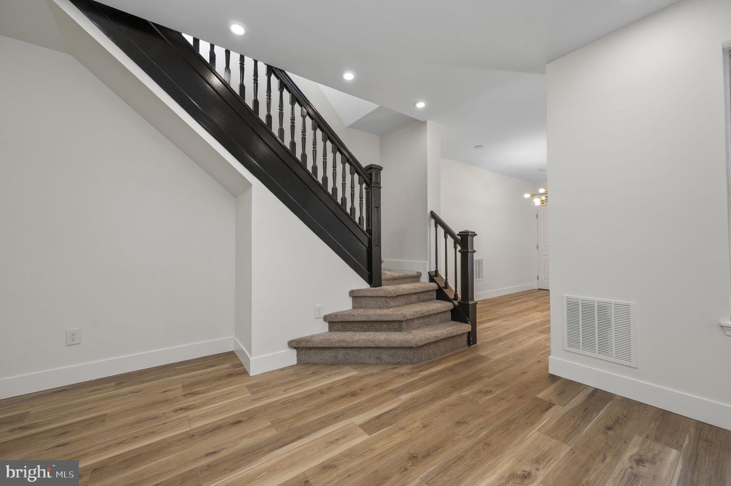 427 Chestnut St Property Photo 5
