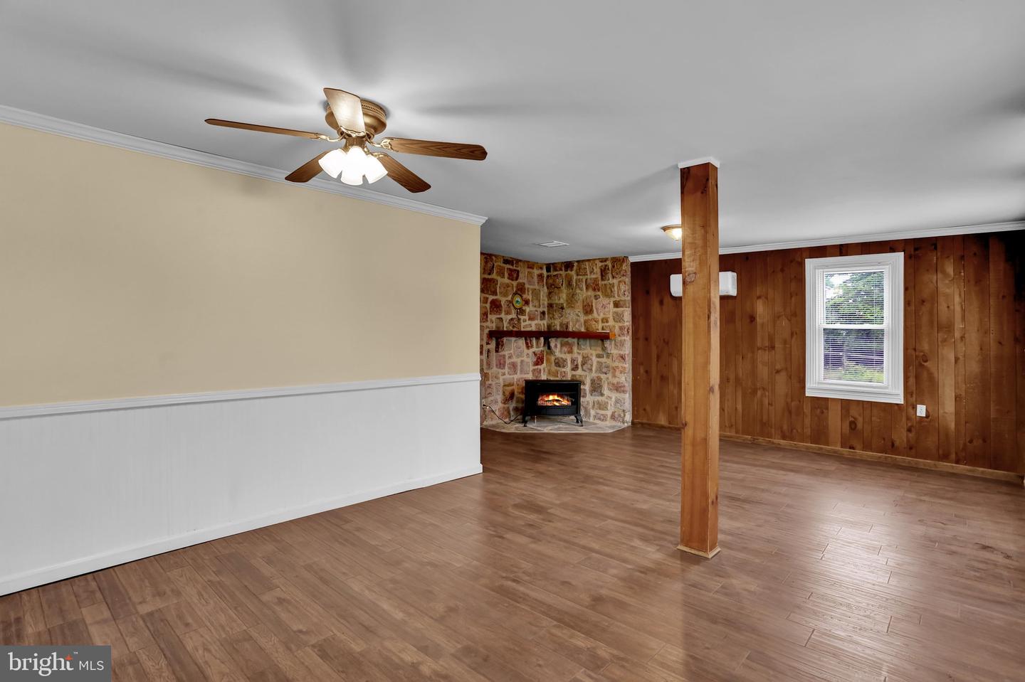 238 Penn St Property Photo 6