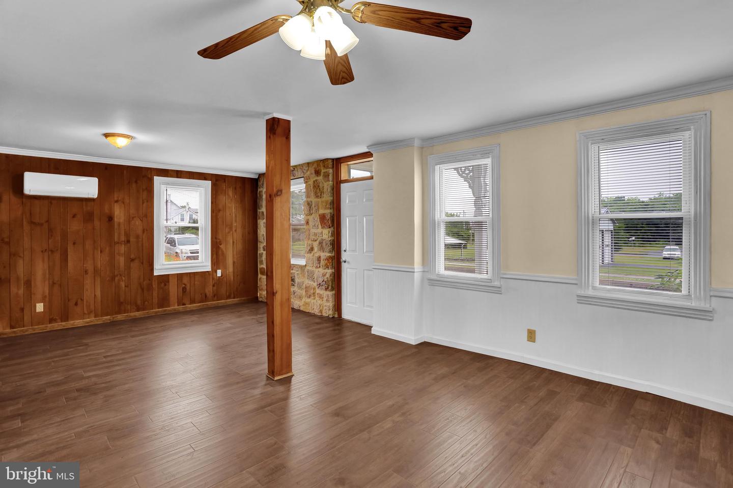 238 Penn St Property Photo 7