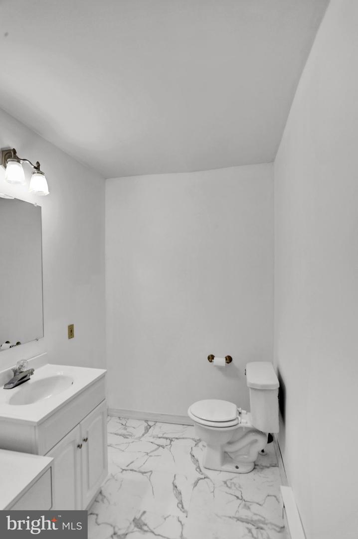 238 Penn St Property Photo 10