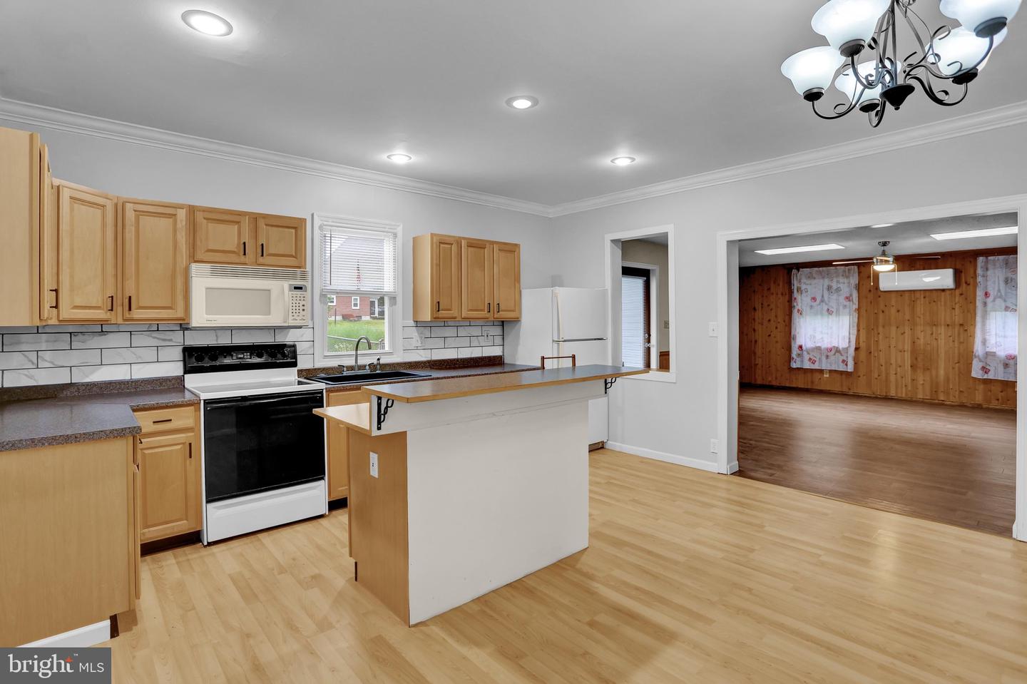 238 Penn St Property Photo 13