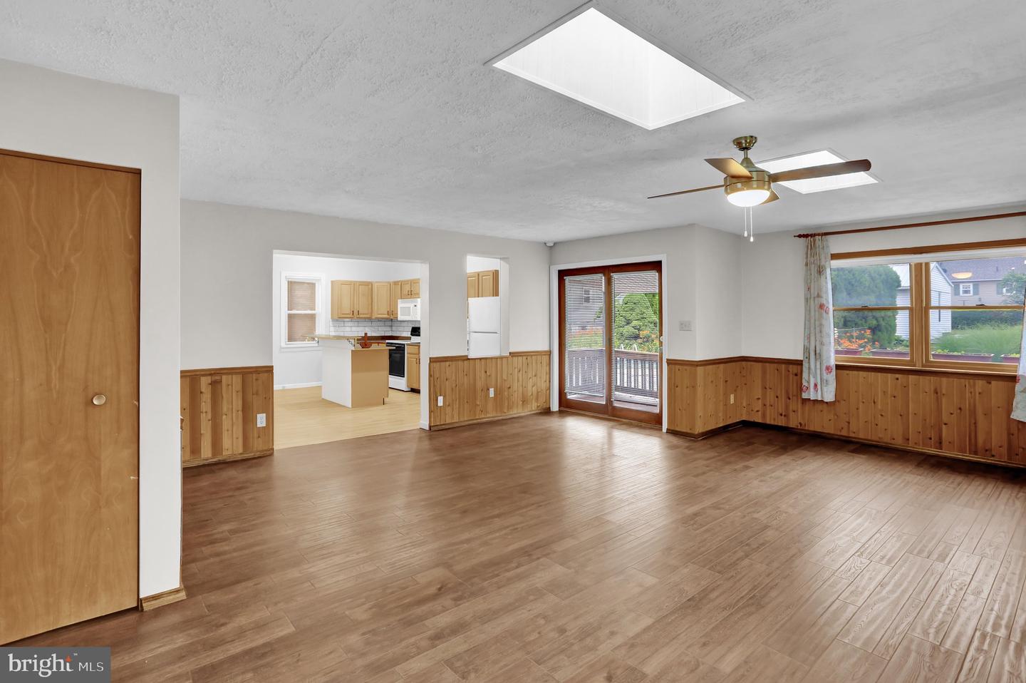 238 Penn St Property Photo 18