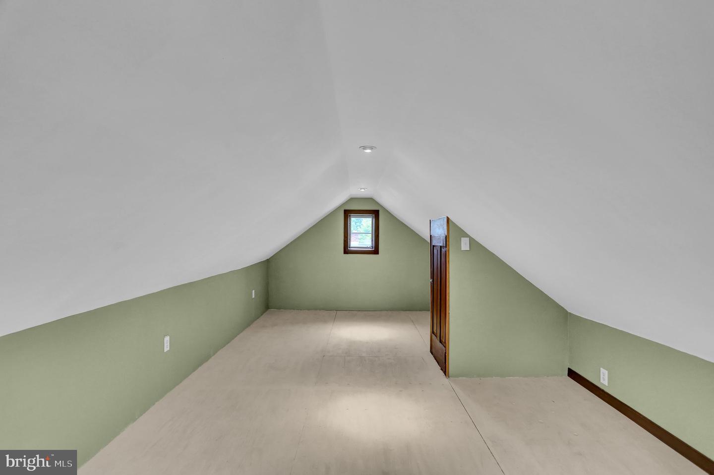 238 Penn St Property Photo 36