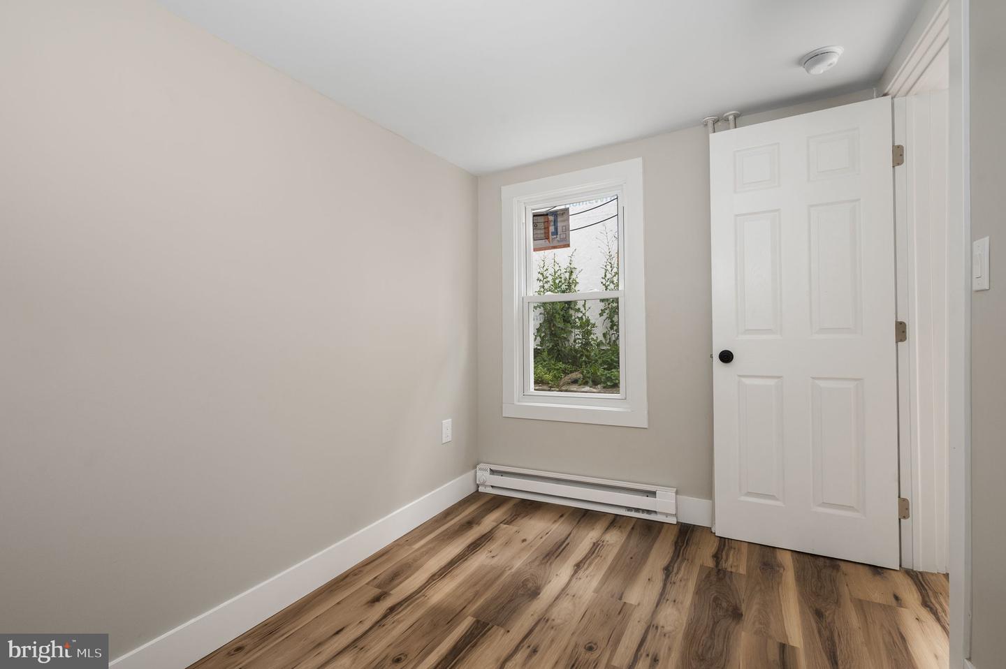 1038 Walnut St Property Photo 18