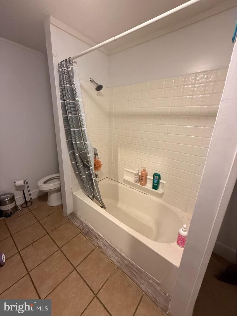 431 W Greenwich St Property Photo 7