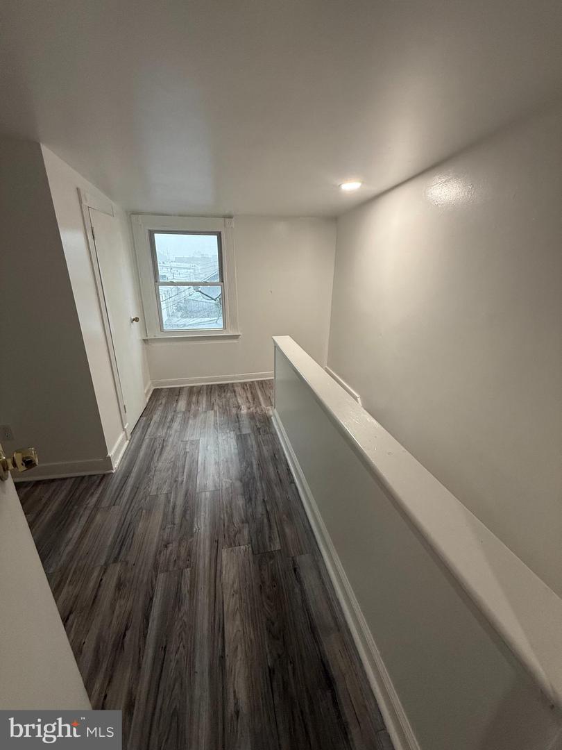 431 W Greenwich St Property Photo 12