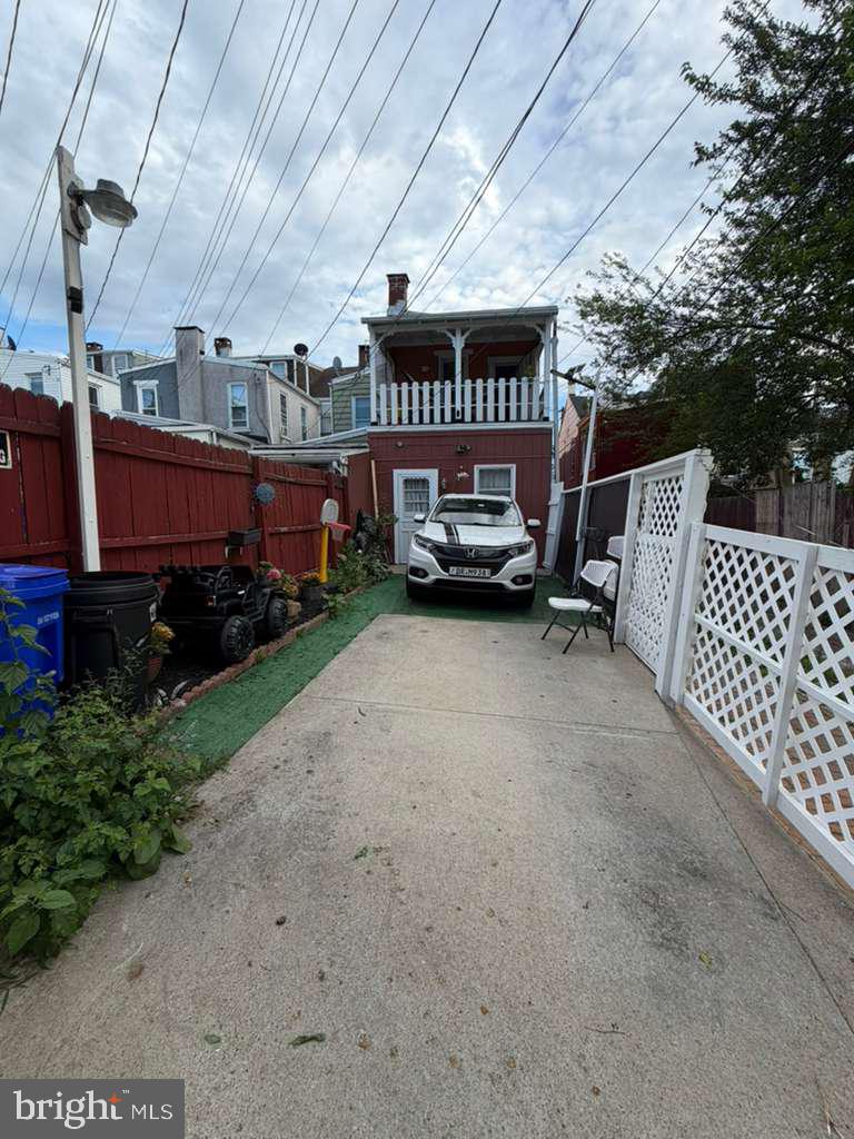 1133 Douglass St Property Photo 6