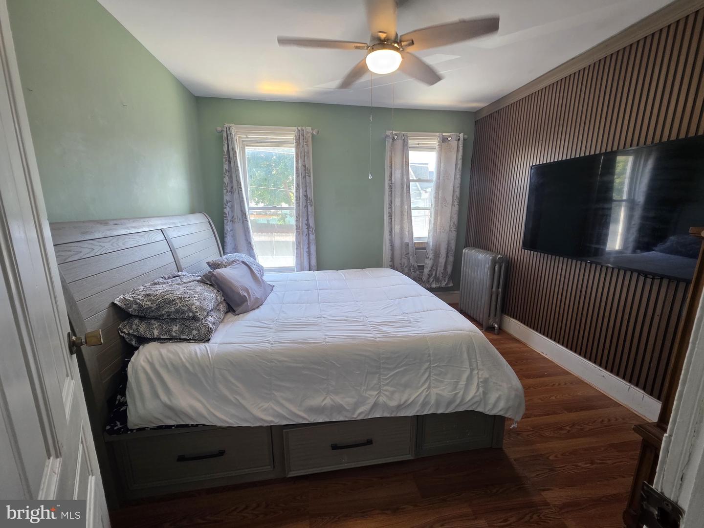 1133 Douglass St Property Photo 16