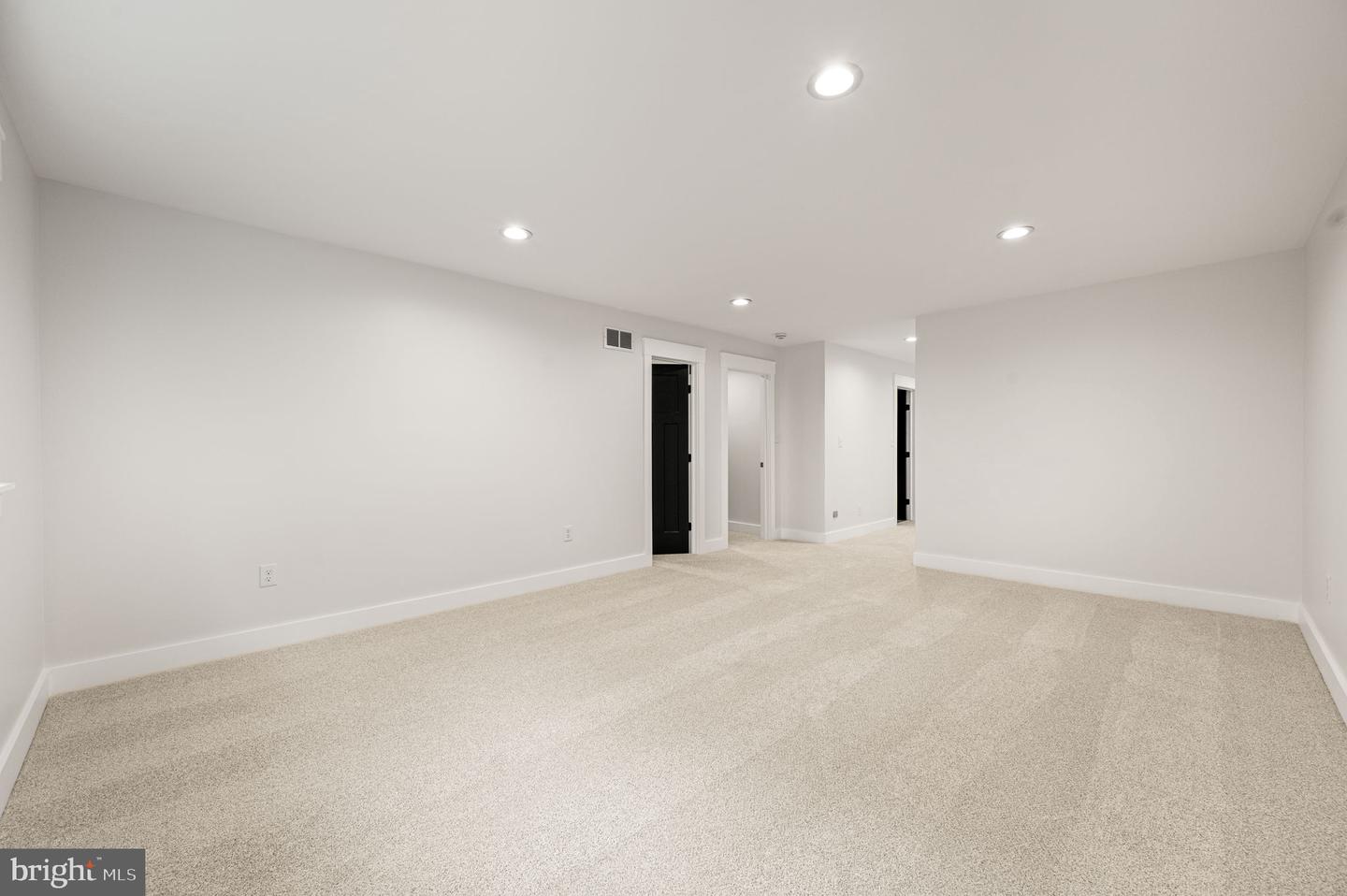 41 Devon Dr Property Photo 16