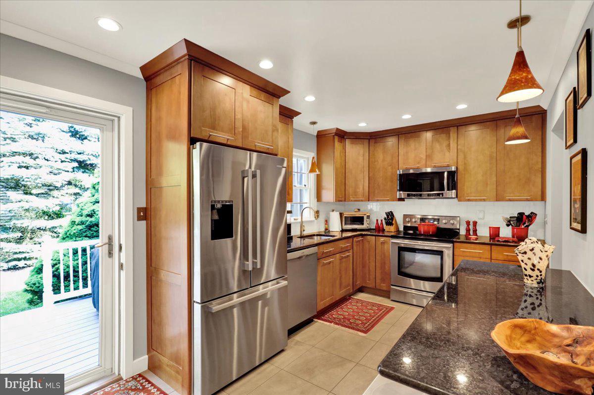 2805 Sturbridge Ct Property Photo 1