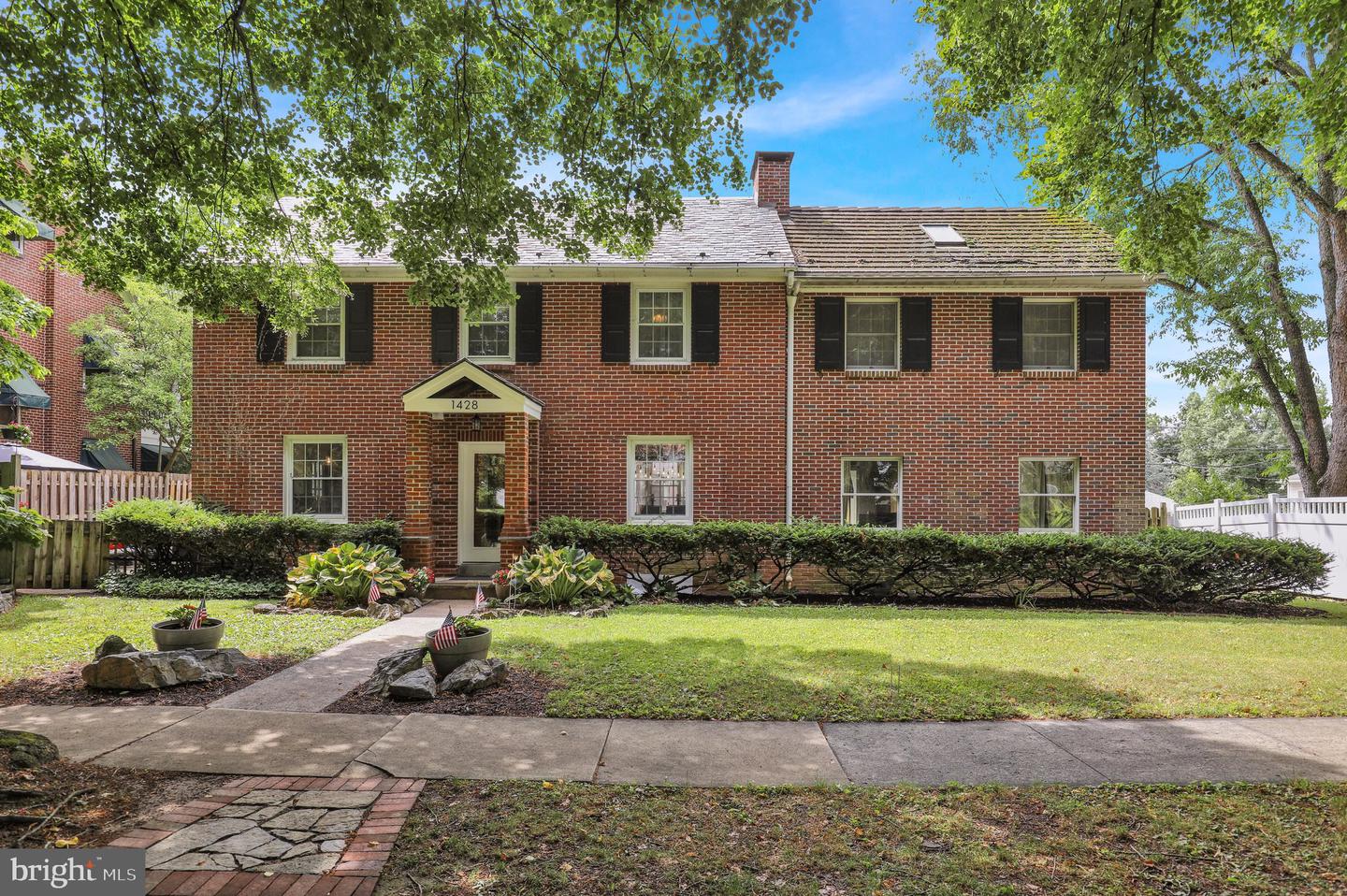 1428 DAUPHIN AVE