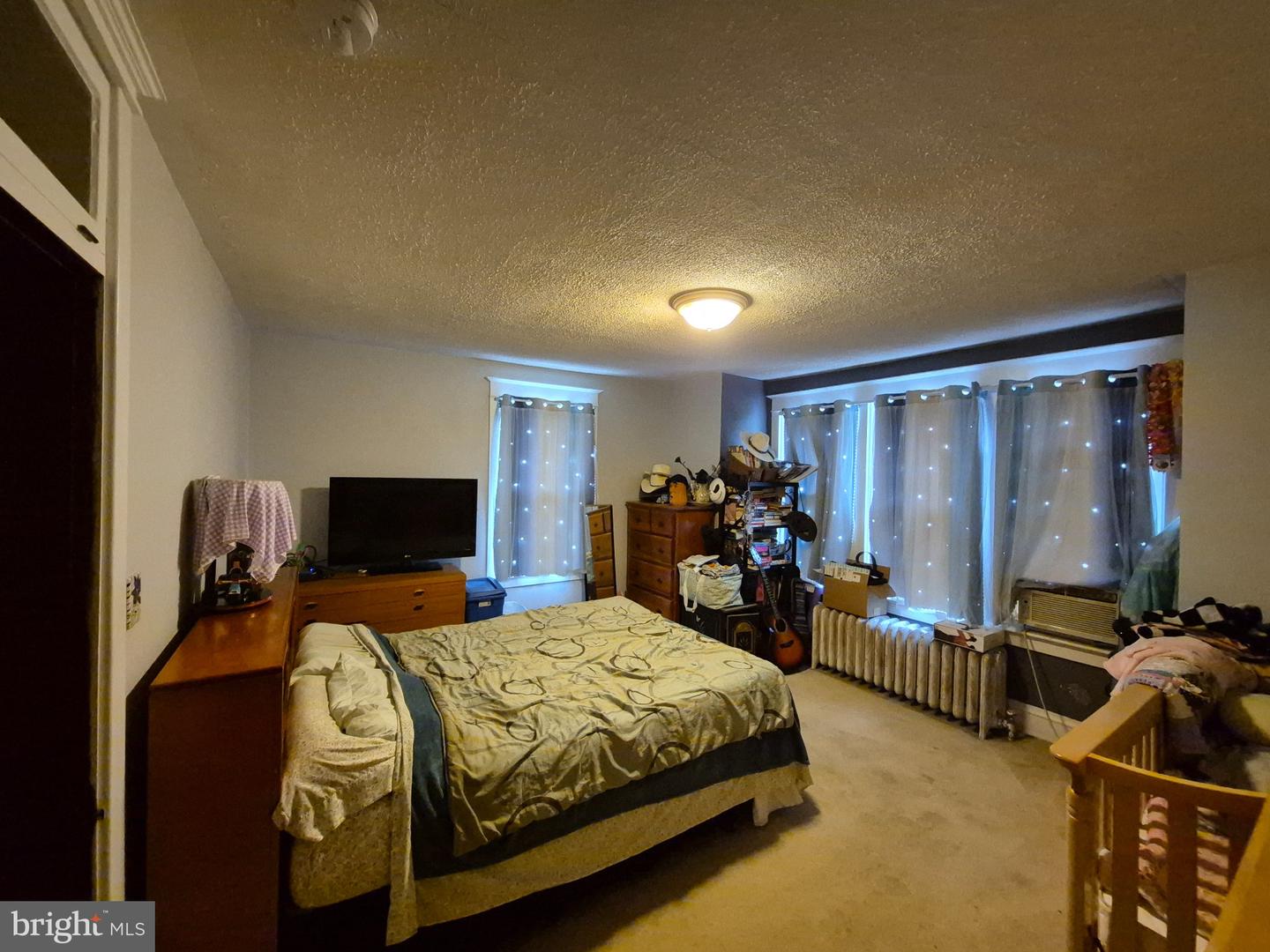 300 E Walnut St Property Photo 13