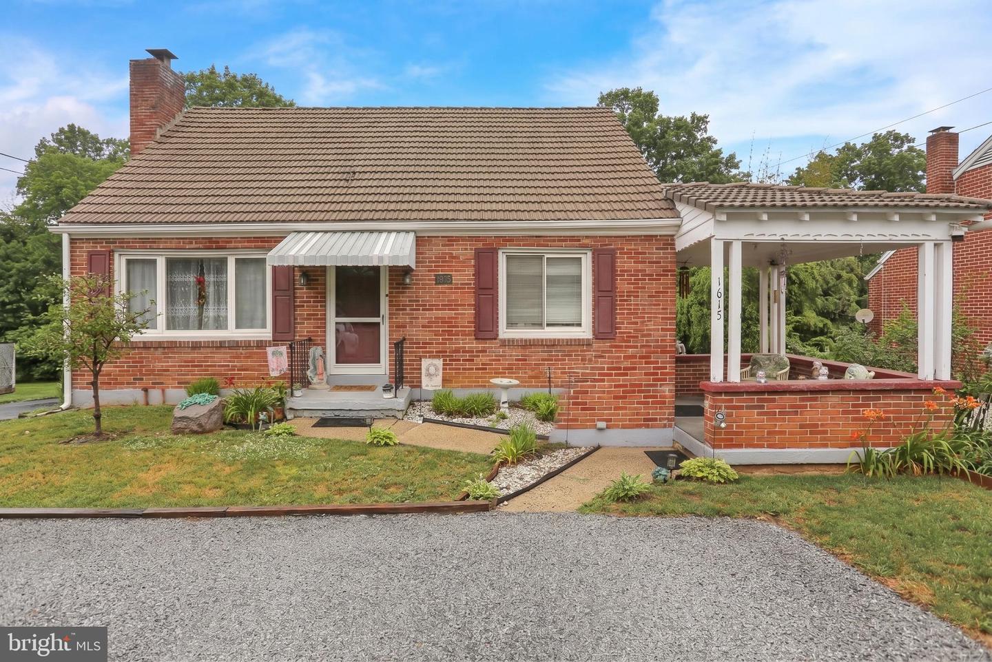 1615 Mount Laurel Rd Property Photo 1