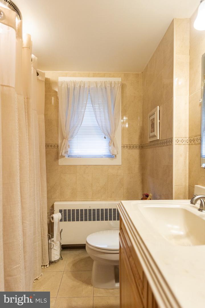 422 Carsonia Ave Property Photo 5