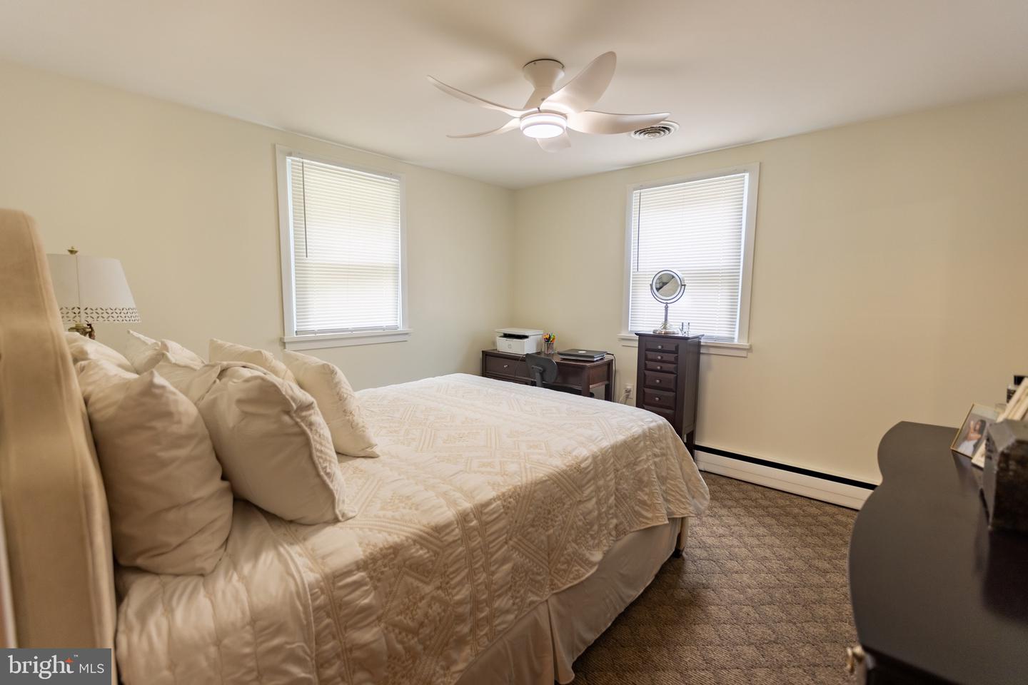 422 Carsonia Ave Property Photo 28
