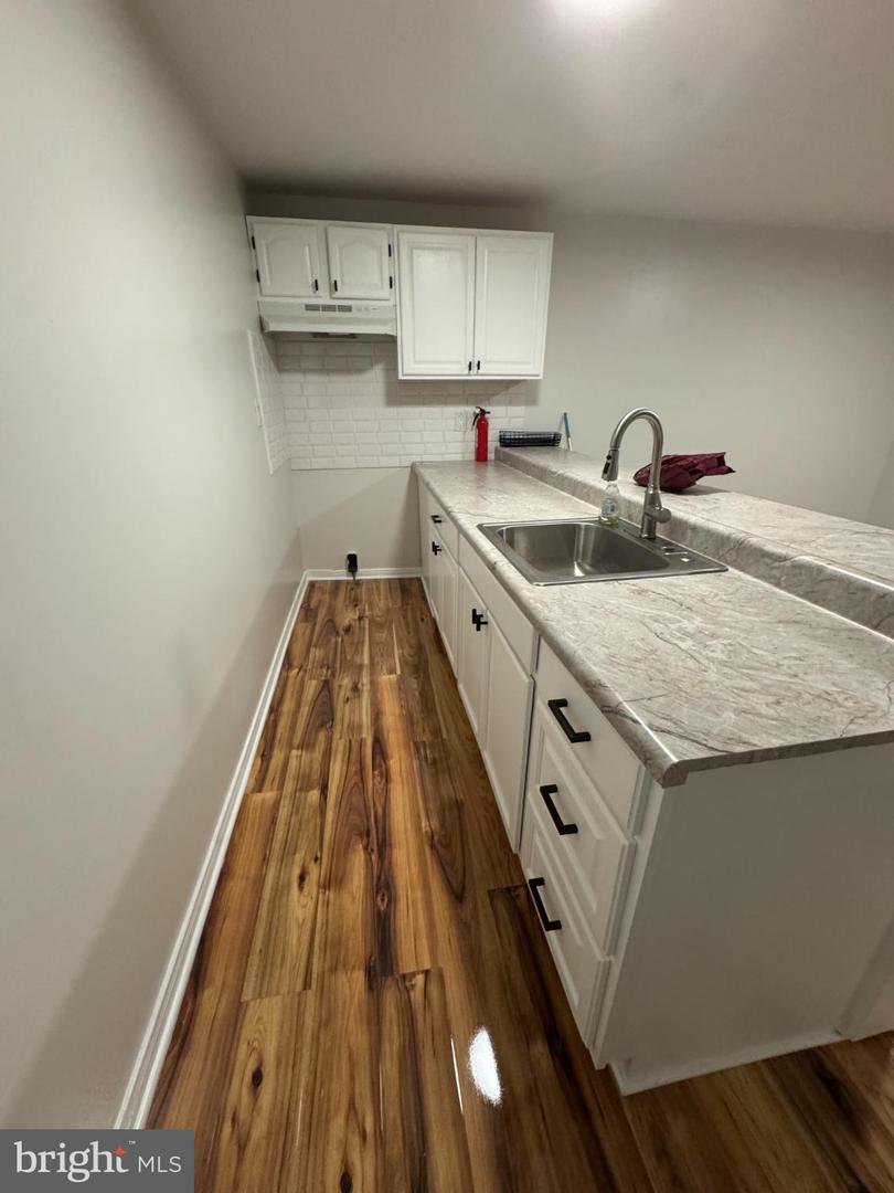 329 S 4th #b Property Photo 2