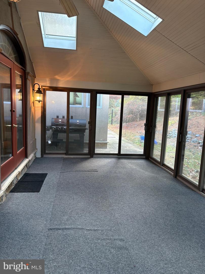 101 Robert Rd Property Photo 11