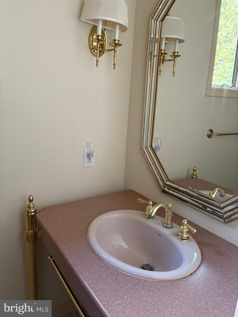 101 Robert Rd Property Photo 23